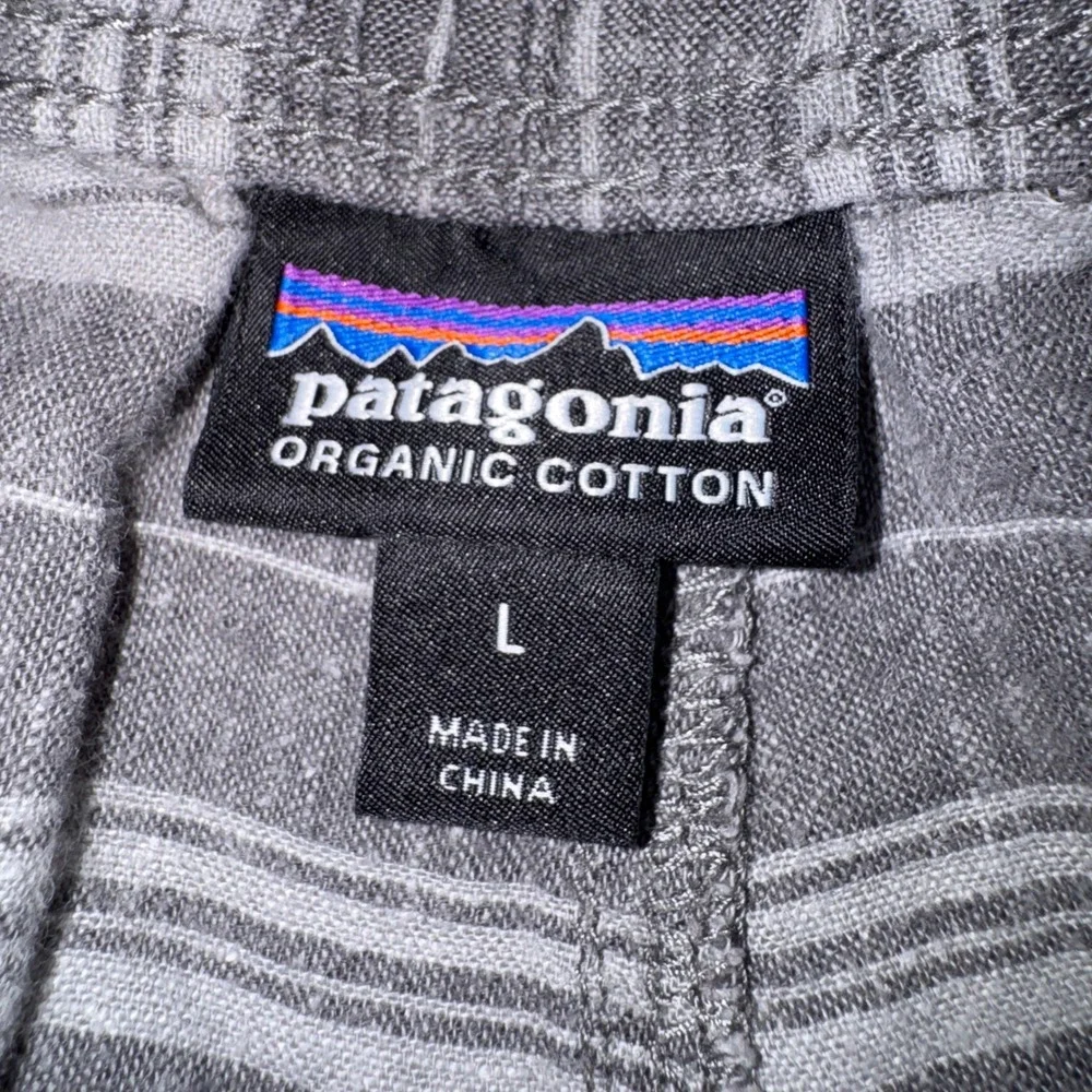 Patagonia Mens Hemp Organic Cotton Striped Shorts Grey L Drawstring 6.5 Inseam
